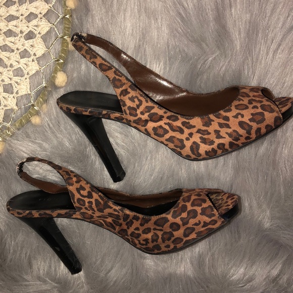 FIONI Clothing Shoes - Fioni cheetah print heels